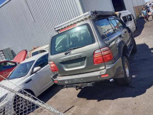 Toyota LandCruiser 100 series 1998 Grey Wrecking
