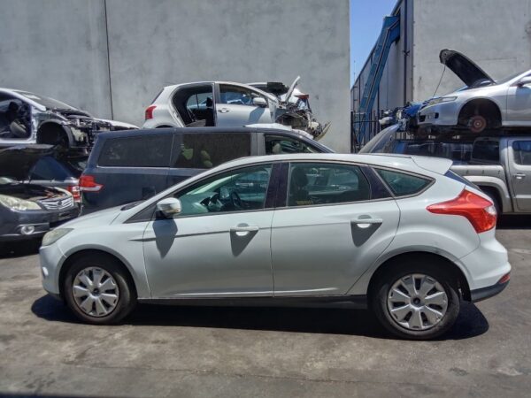Ford Focus 2014 White Wrecking