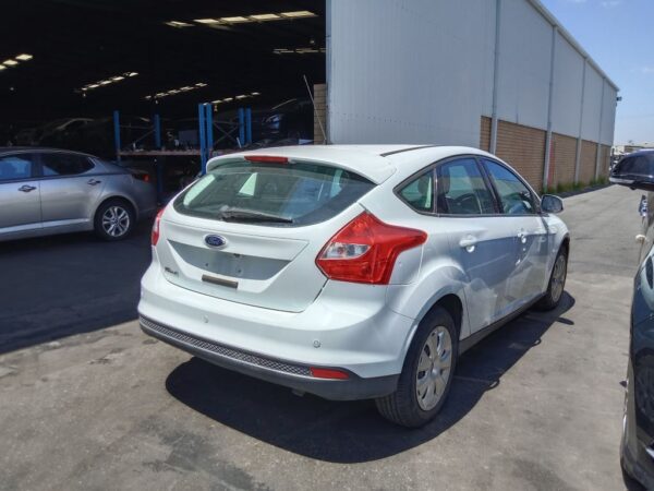 Ford Focus 2014 White Wrecking