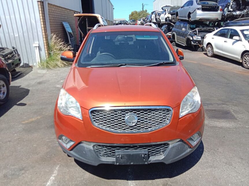 SsangYong Korando 2012 orange Wrecking