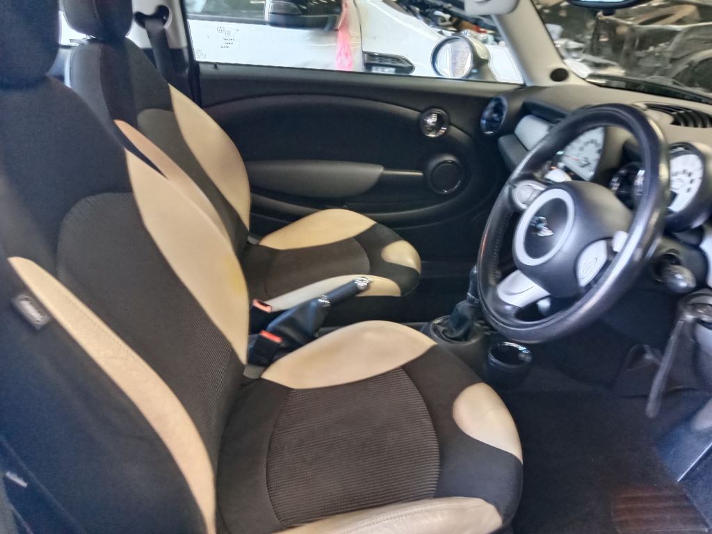 Mini Cooper 2009 Silver Wrecking