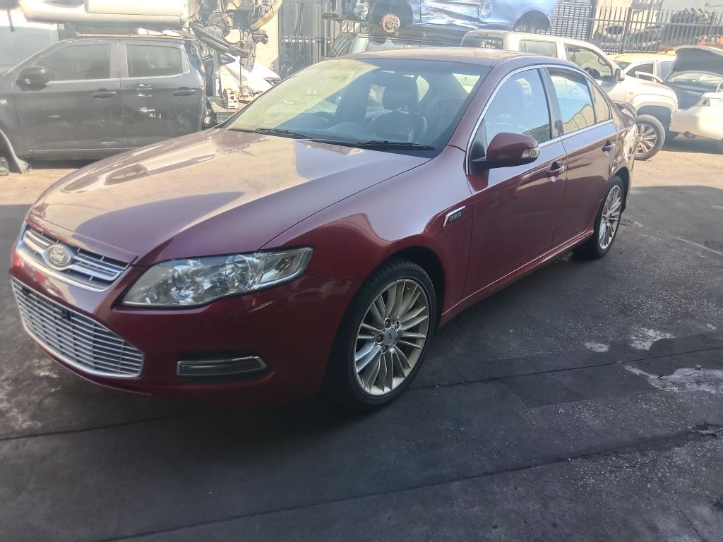 Ford Falcon 2013 Red Wrecking
