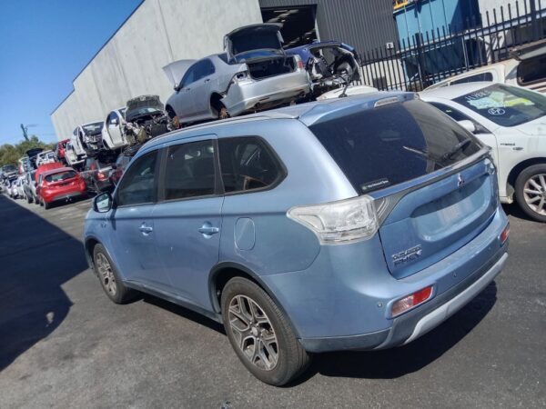 Mitsubishi outlander 2014 hybrid Blue Wrecking