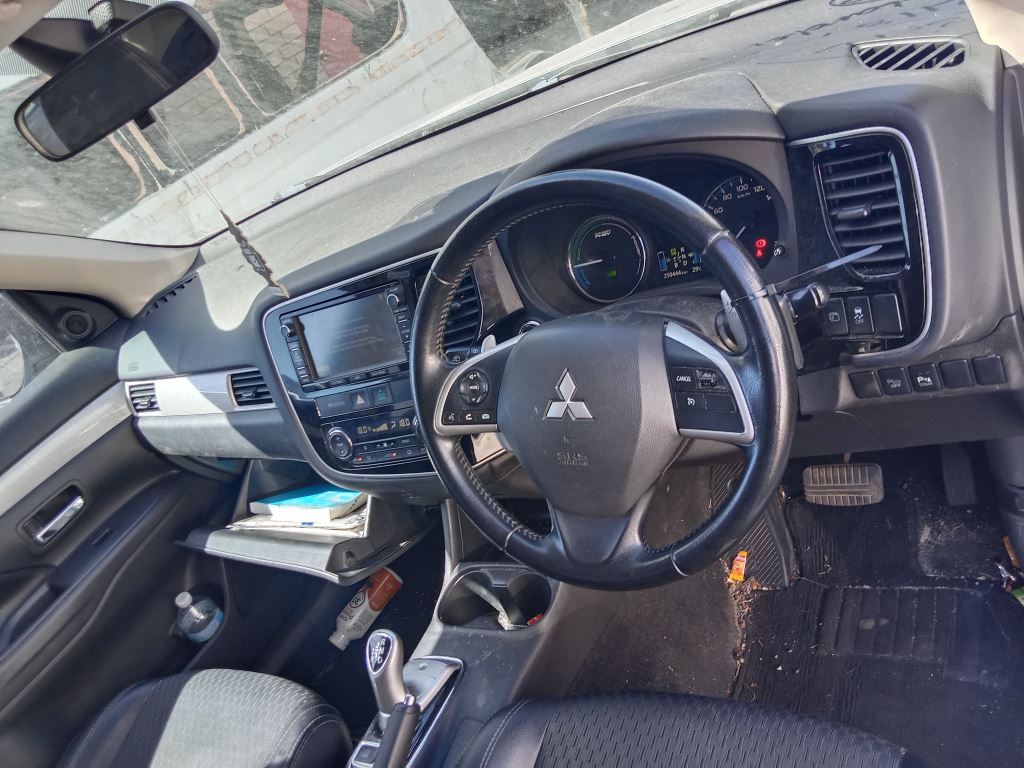 Mitsubishi outlander 2014 hybrid Blue Wrecking