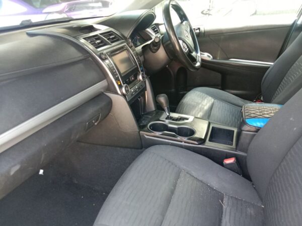 Toyota Camry Hybrid 2016 White Wrecking
