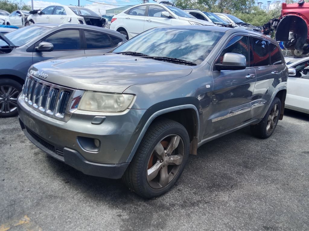 Jeep Grand Cherokee 2012 Grey Wrecking