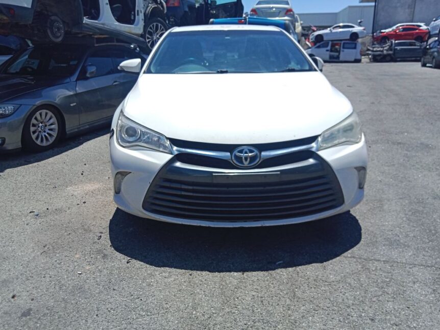 Toyota Camry Hybrid 2016 White Wrecking