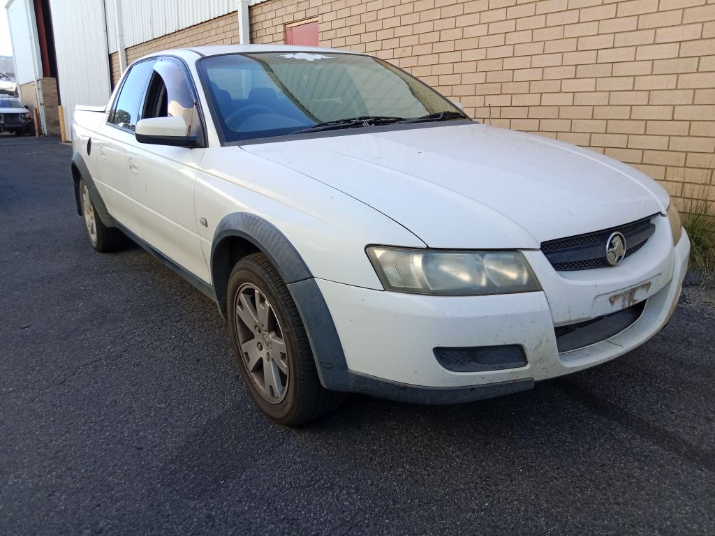 Holden Crewman 2006 White Wrecking