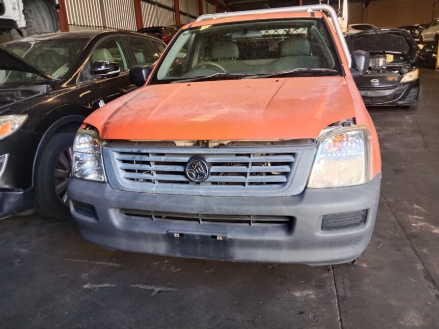 Holden Rodeo 2005 orange Wrecking