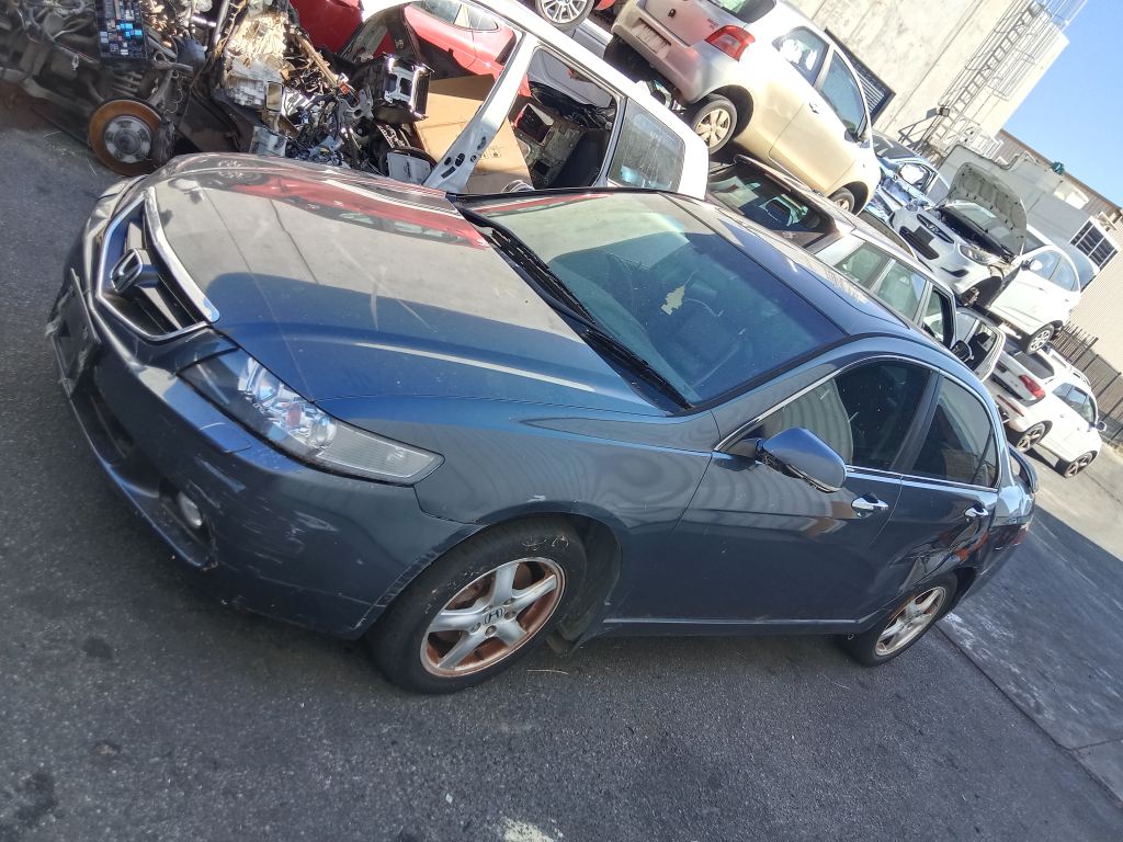 Honda Accord 2004 Grey Wrecking