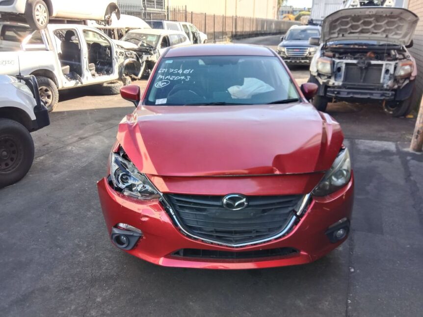 Mazda 3 hatchback 2015 Red Wrecking