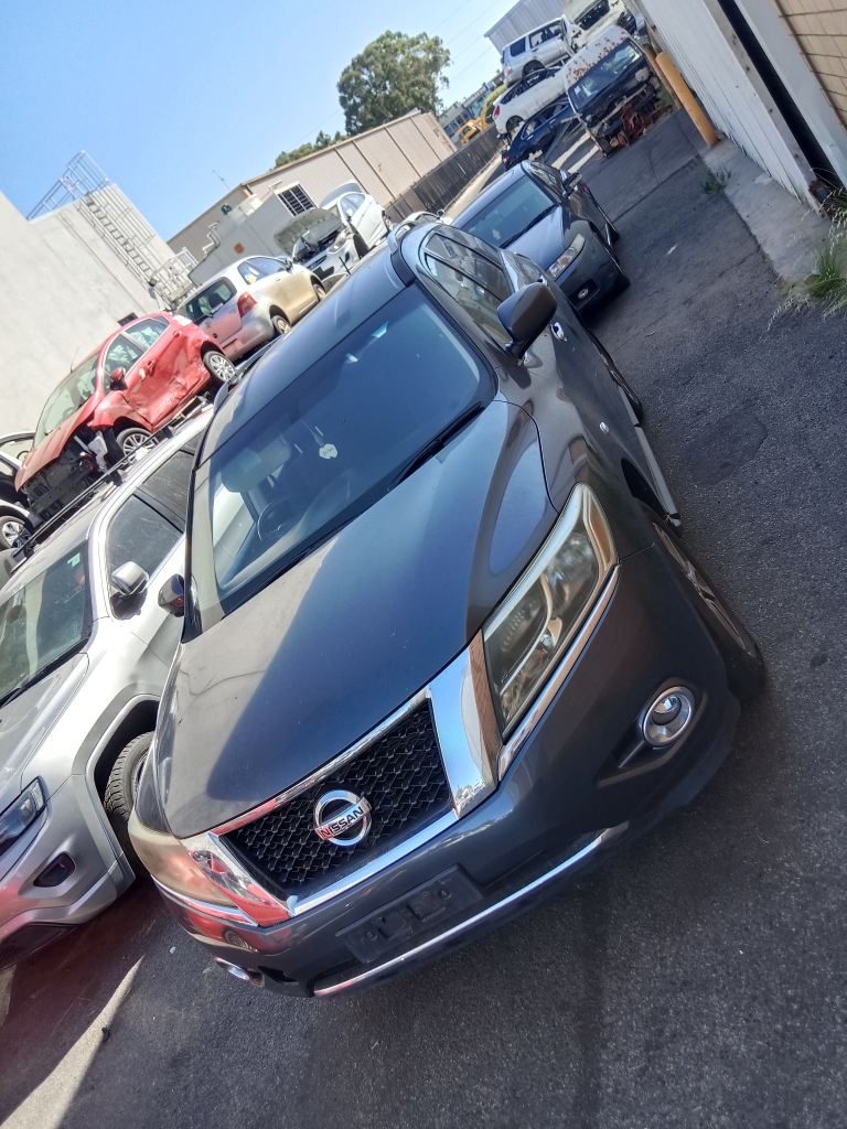 Nissan Pathfinder 2014 Grey Wrecking