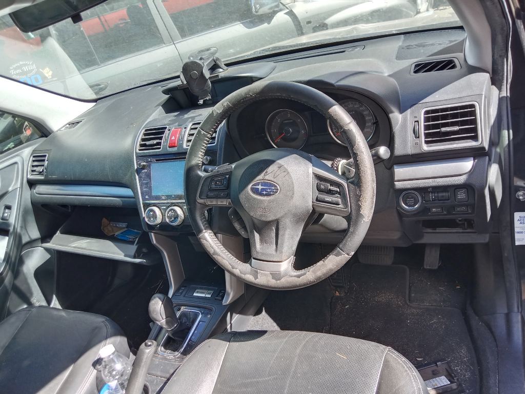 Subaru Forester 2015 Grey Wrecking