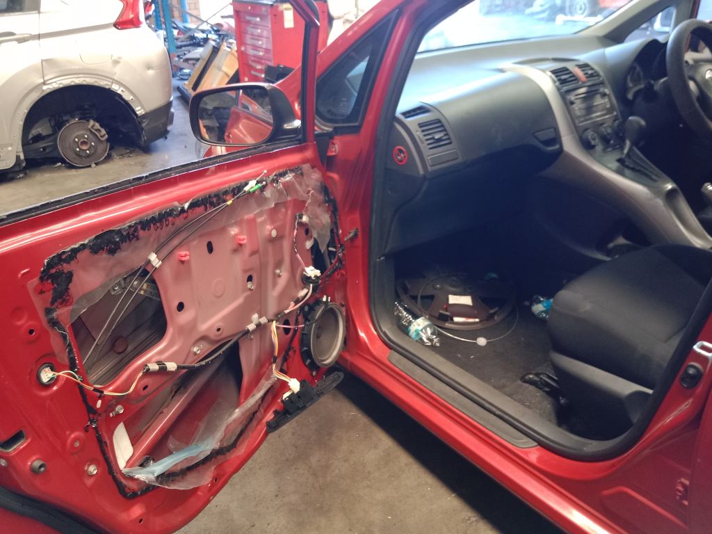 Toyota corolla hatchback 2007 Red Wrecking