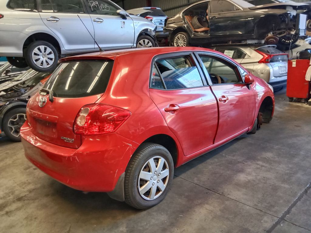 Toyota corolla hatchback 2007 Red Wrecking