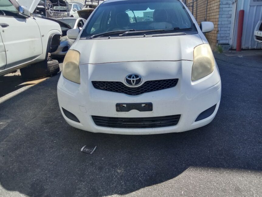 oyota Yaris 2010 White Wrecking