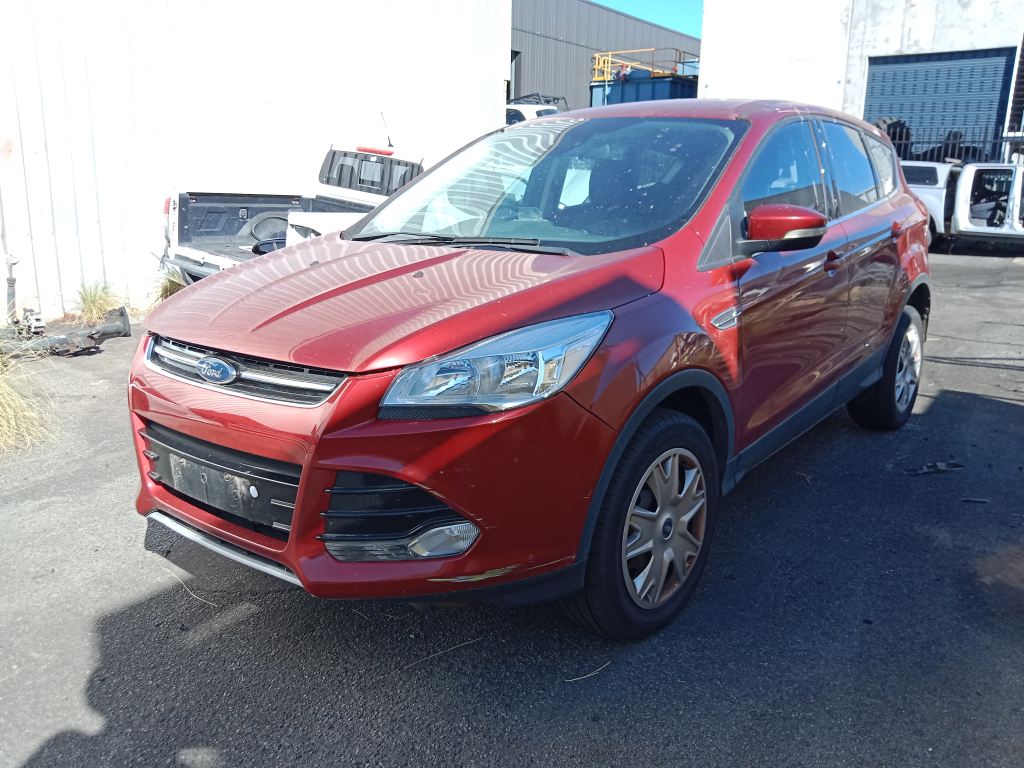 Ford Kuga 2016 Red Wrecking