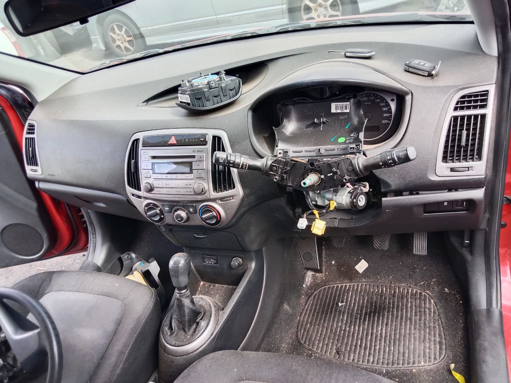 Hyundai i20 2014 Red Wrecking