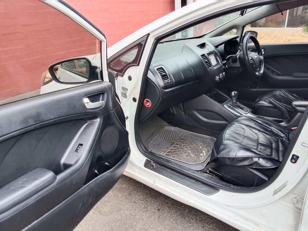 Kia Cerato 2014 White Wrecking