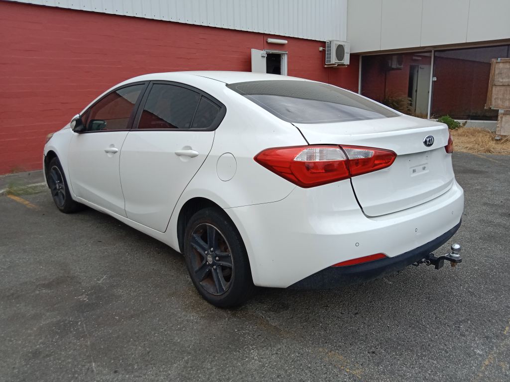 Kia Cerato 2014 White Wrecking