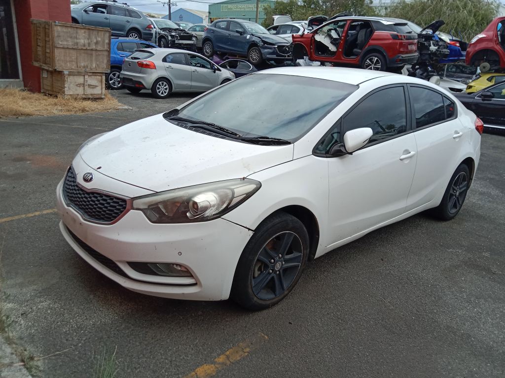 Kia Cerato 2014 White Wrecking
