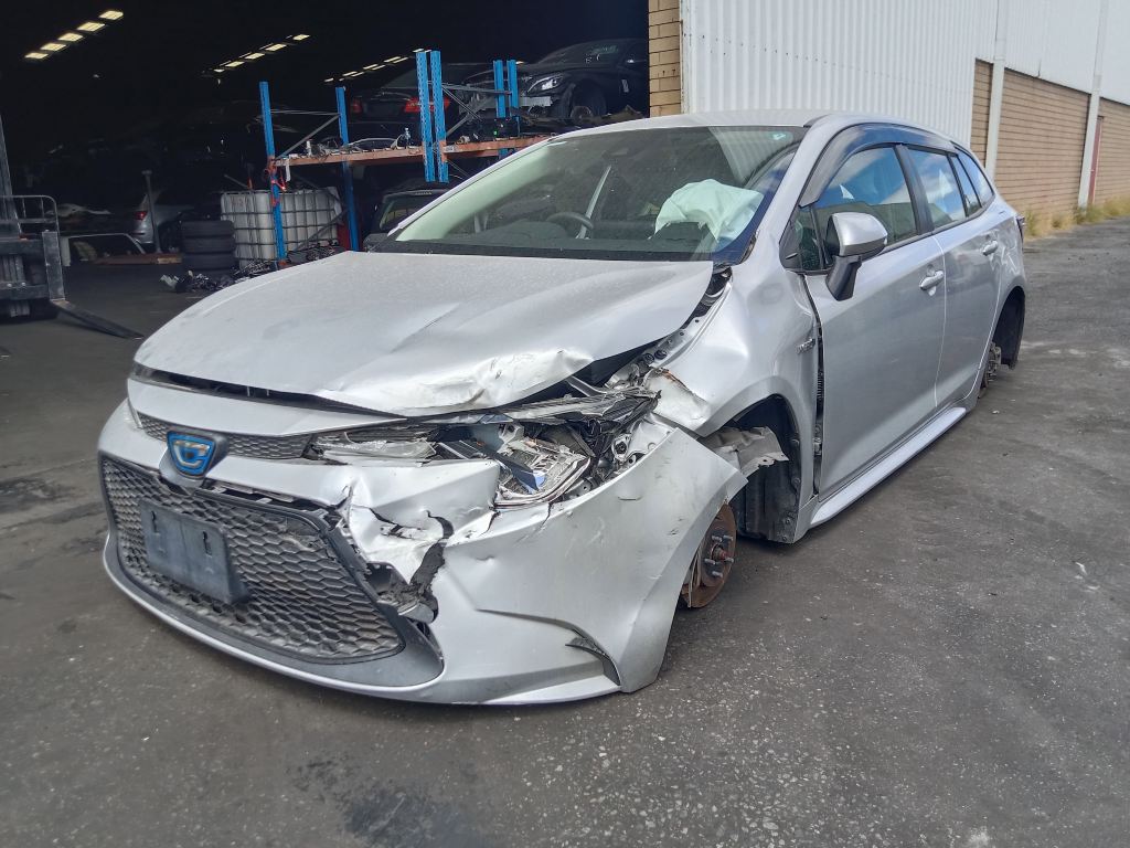 Toyota corolla 2018 hybrid Silver Wrecking