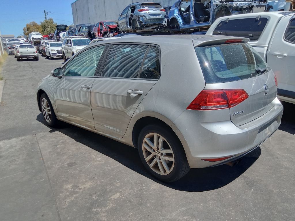Volkswagen golf 2013 Silver Wrecking