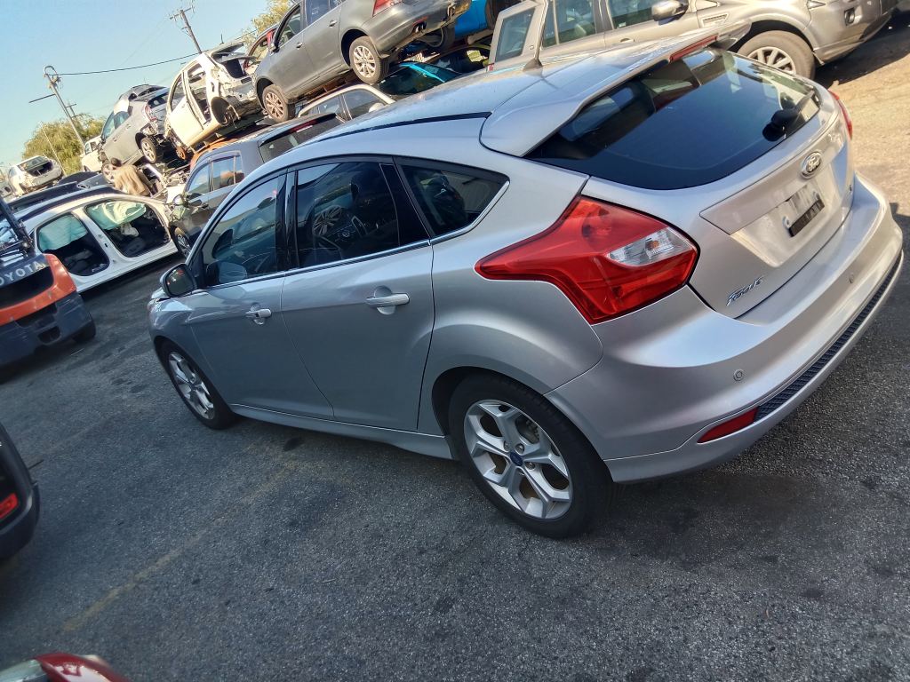 Ford Focus 2014 Silver Wrecking