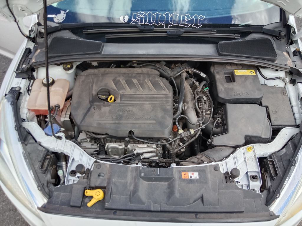 Ford Focus 2017 White Wrecking