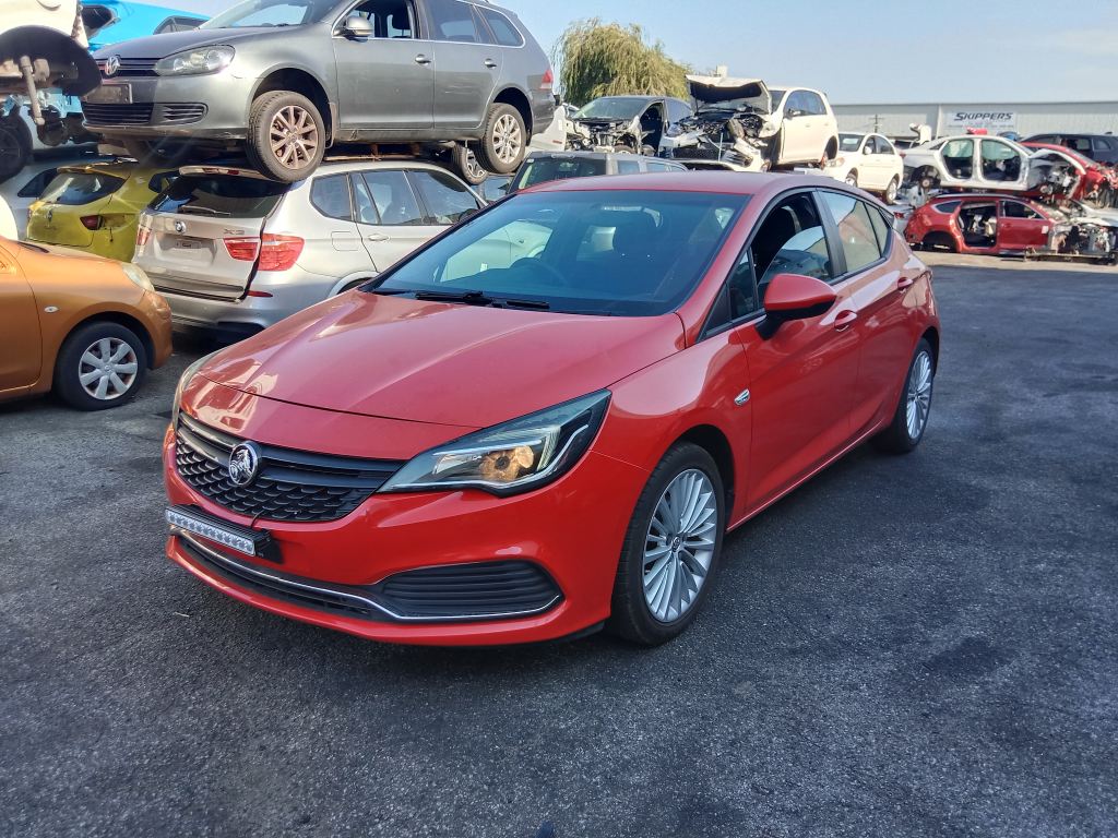 Holden Astra 2017 Red Wrecking