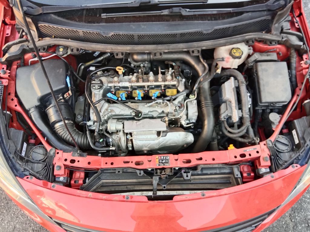 Holden Astra 2017 Red Wrecking