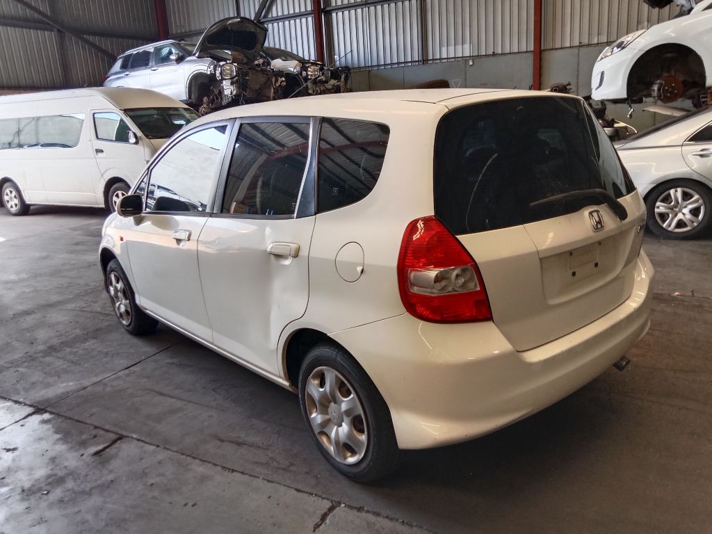 Honda jazz 2005 White Wrecking