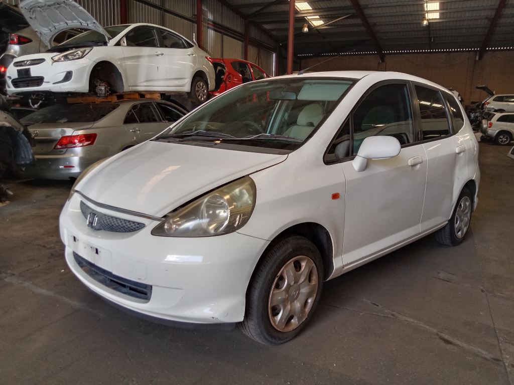 Honda jazz 2005 White Wrecking