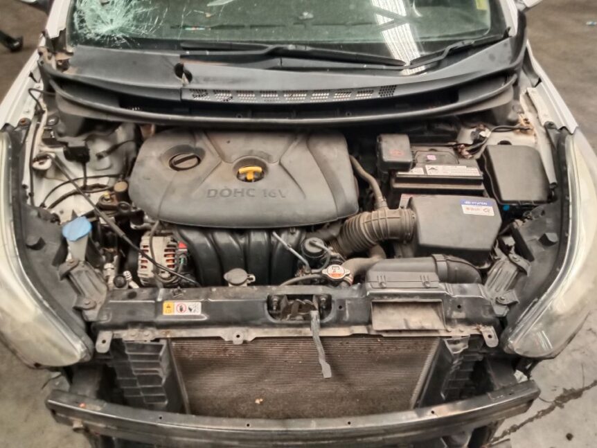 Hyundai Elantra 2015 White Wrecking