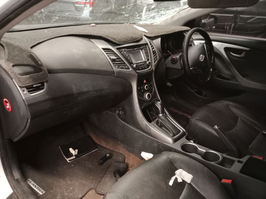 Hyundai Elantra 2015 White Wrecking