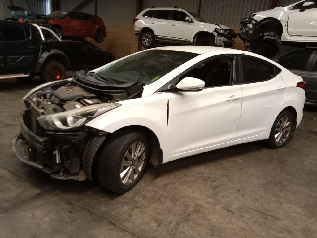 Hyundai Elantra 2015 White Wrecking