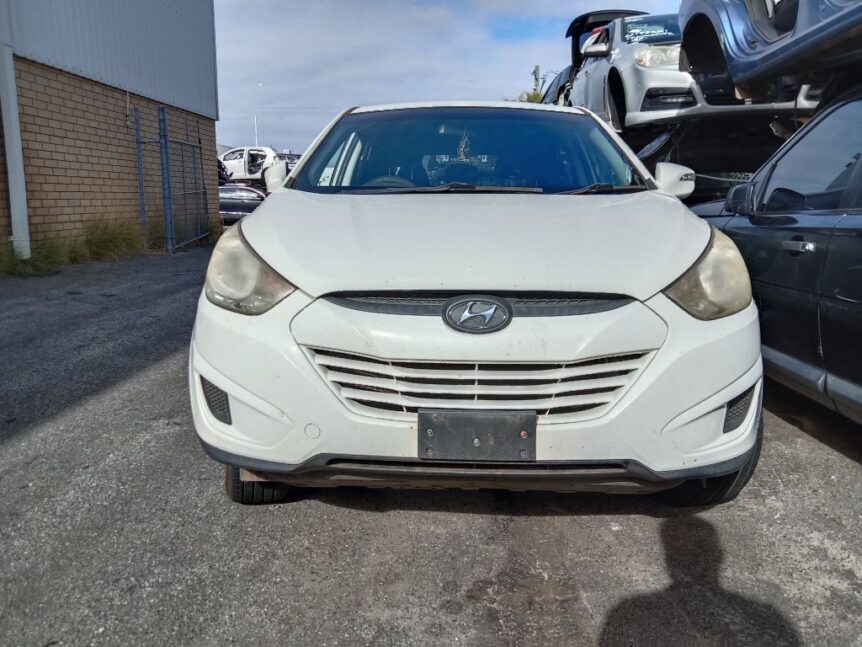 Hyundai ix35 2012 White Wrecking