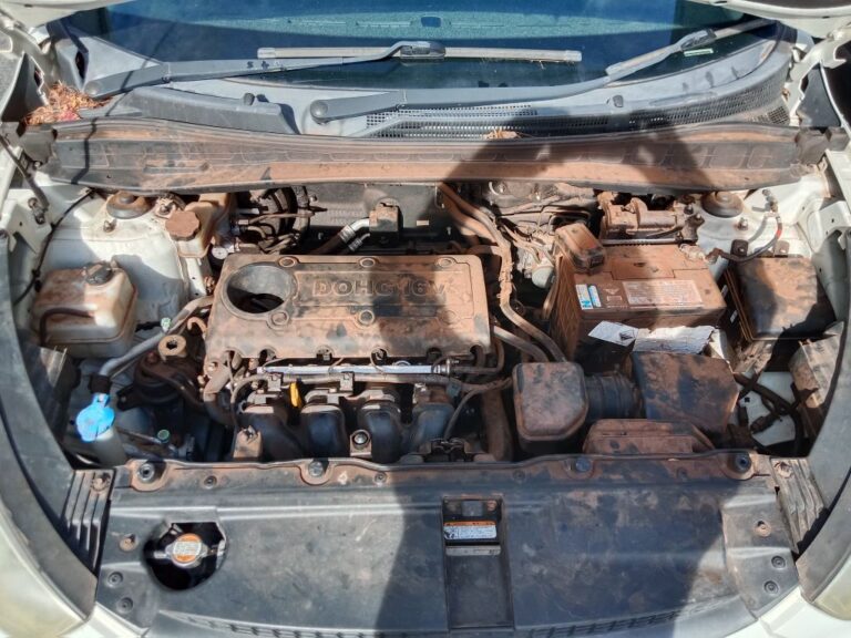 Hyundai ix35 2012 White Wrecking