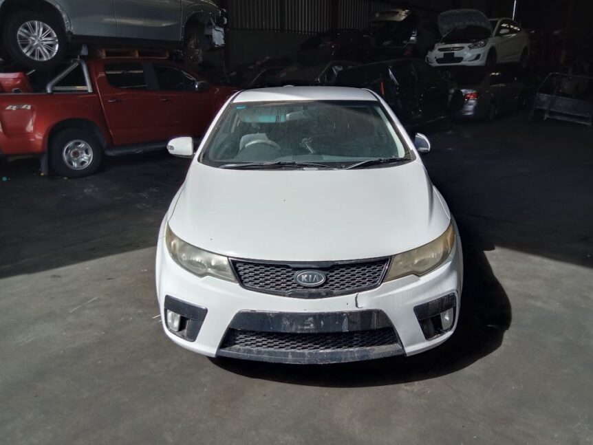 Kia Cerato 2010 White Wrecking