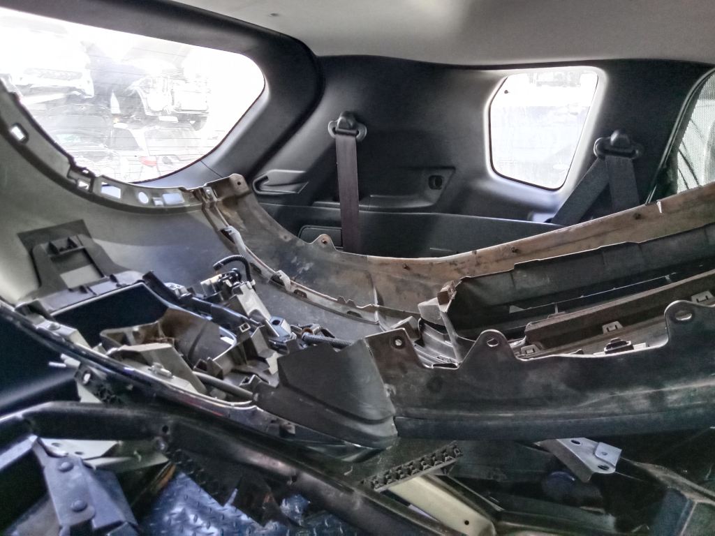 Mitsubishi outlander 2022 Silver Wrecking