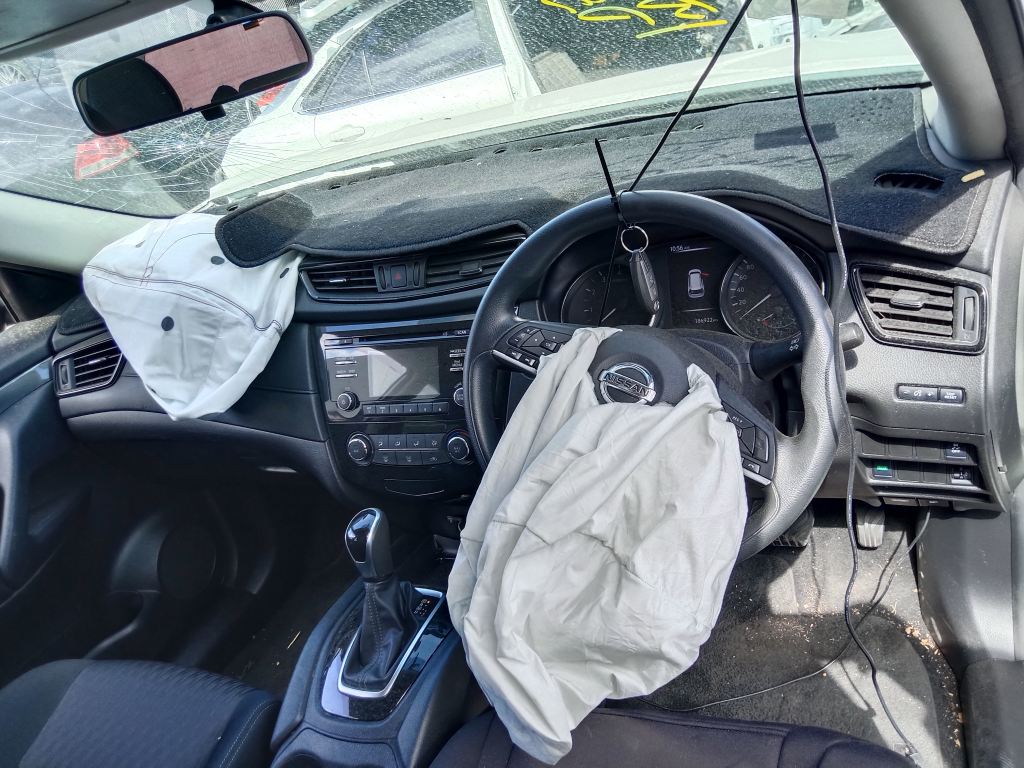 nissan x-trail 2019 white wrecking