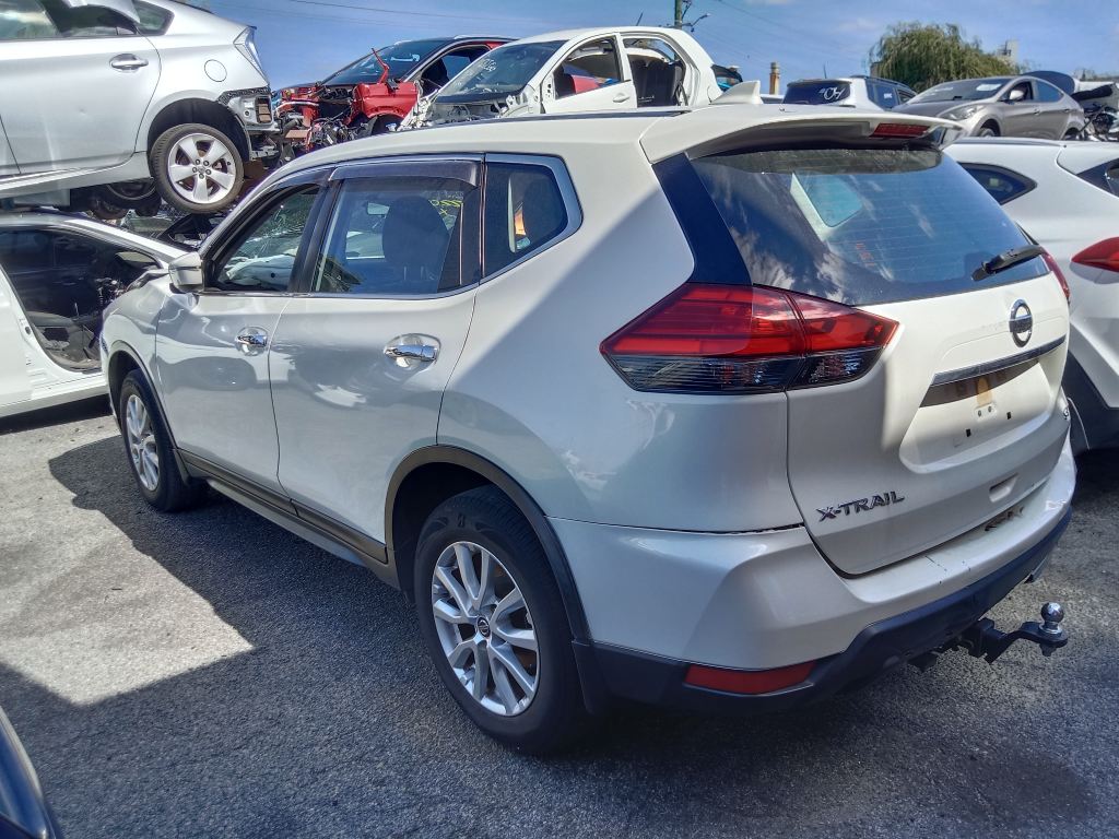 nissan x-trail 2019 white wrecking