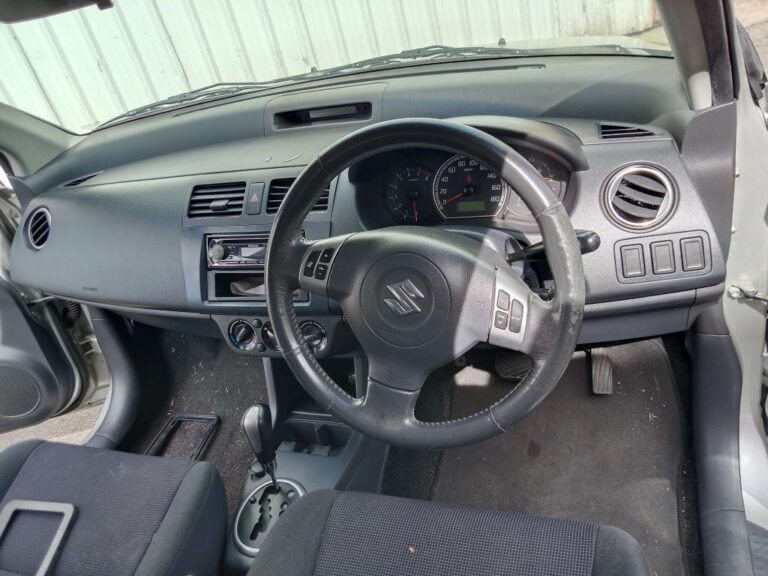 Suzuki Swift 2005 Silver Wrecking