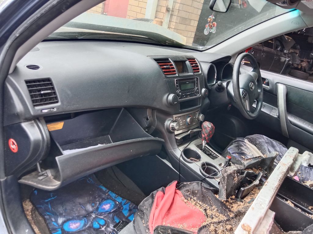 Toyota Kluger 2012 Grey Wrecking