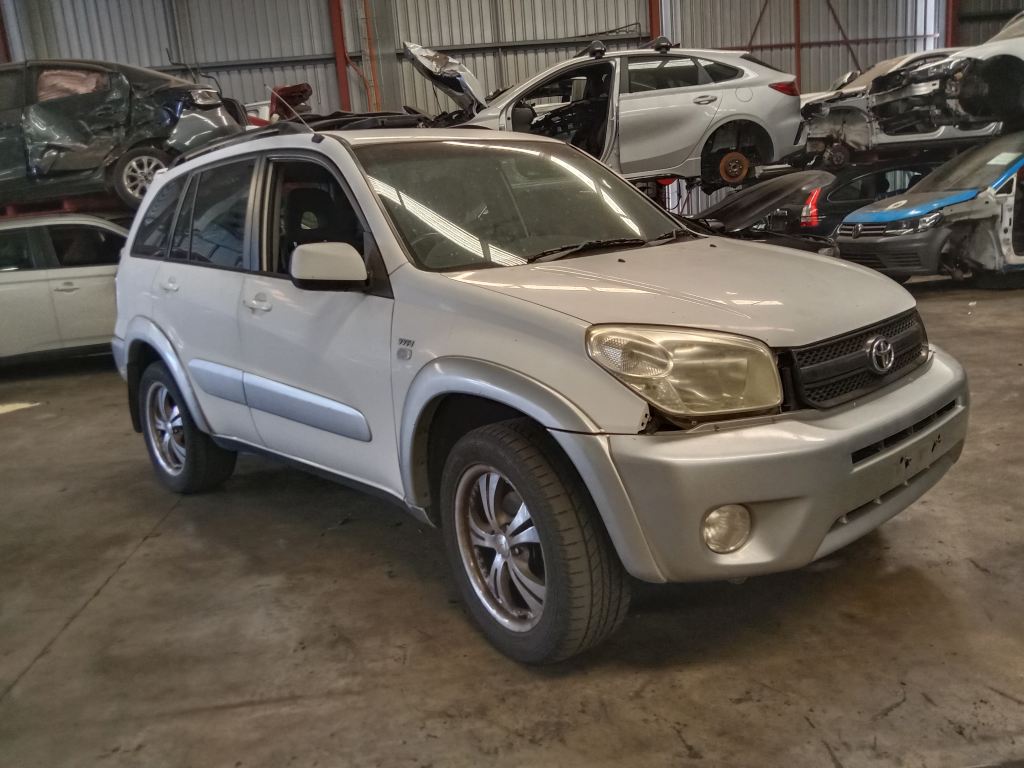 Toyota RAV4 2004 White Wrecking