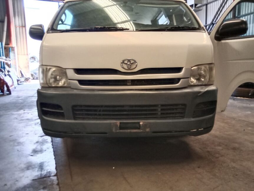 Toyota hiace 2008 White Wrecking