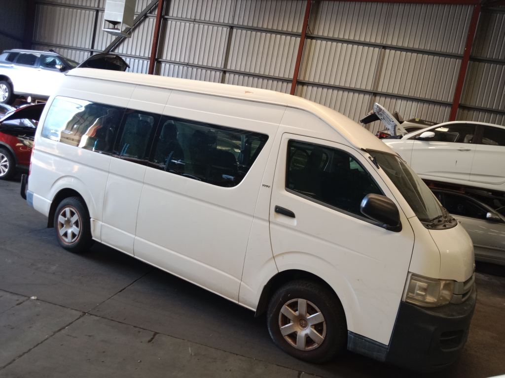 Toyota hiace 2008 White Wrecking