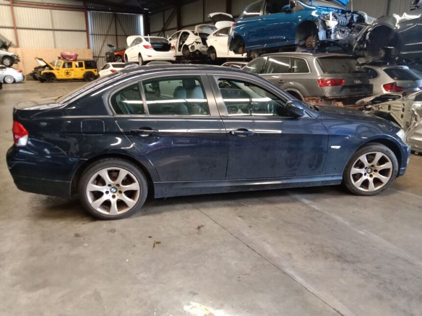 BMW 3 series 2009 Blue Wrecking