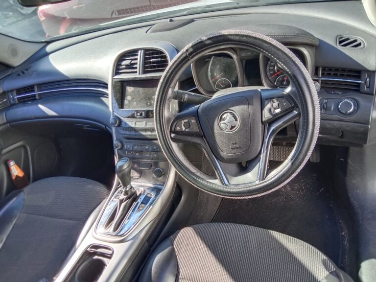 Holden Malibu 2013 White Wrecking