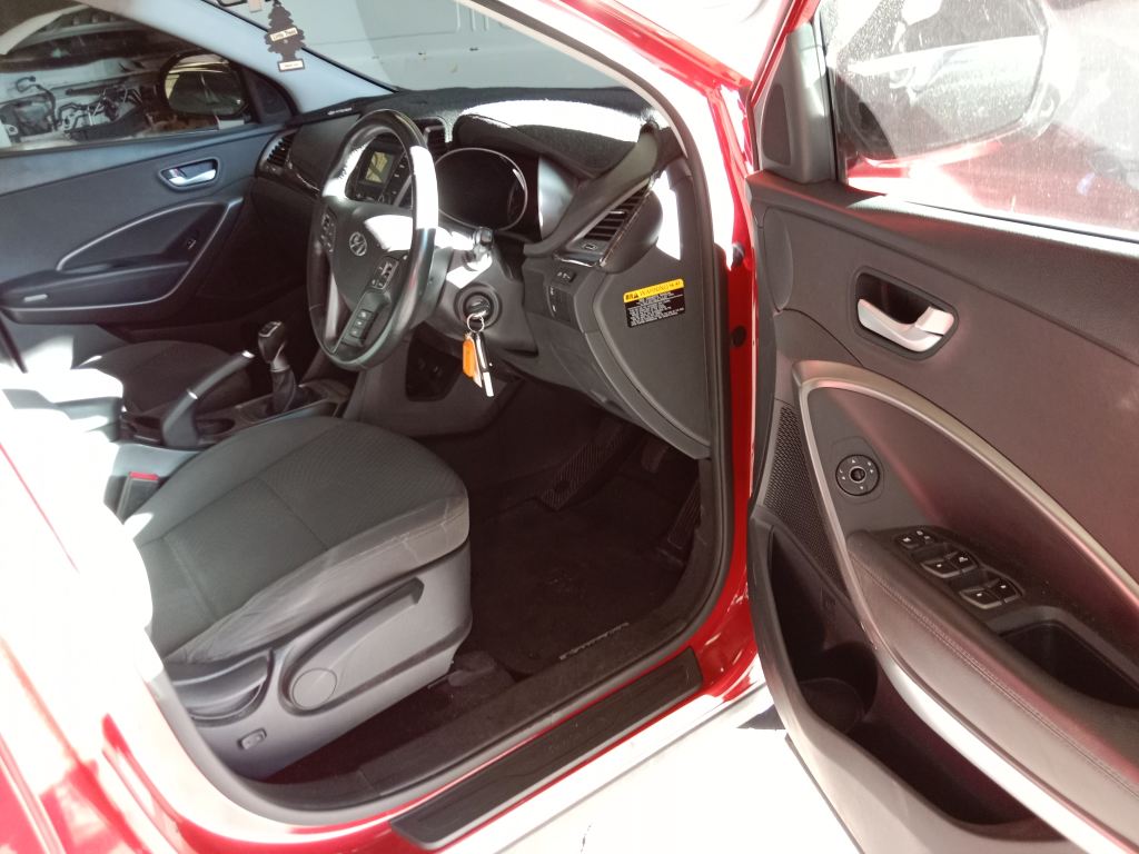 Hyundai Santa Fe 2015 Red Wrecking